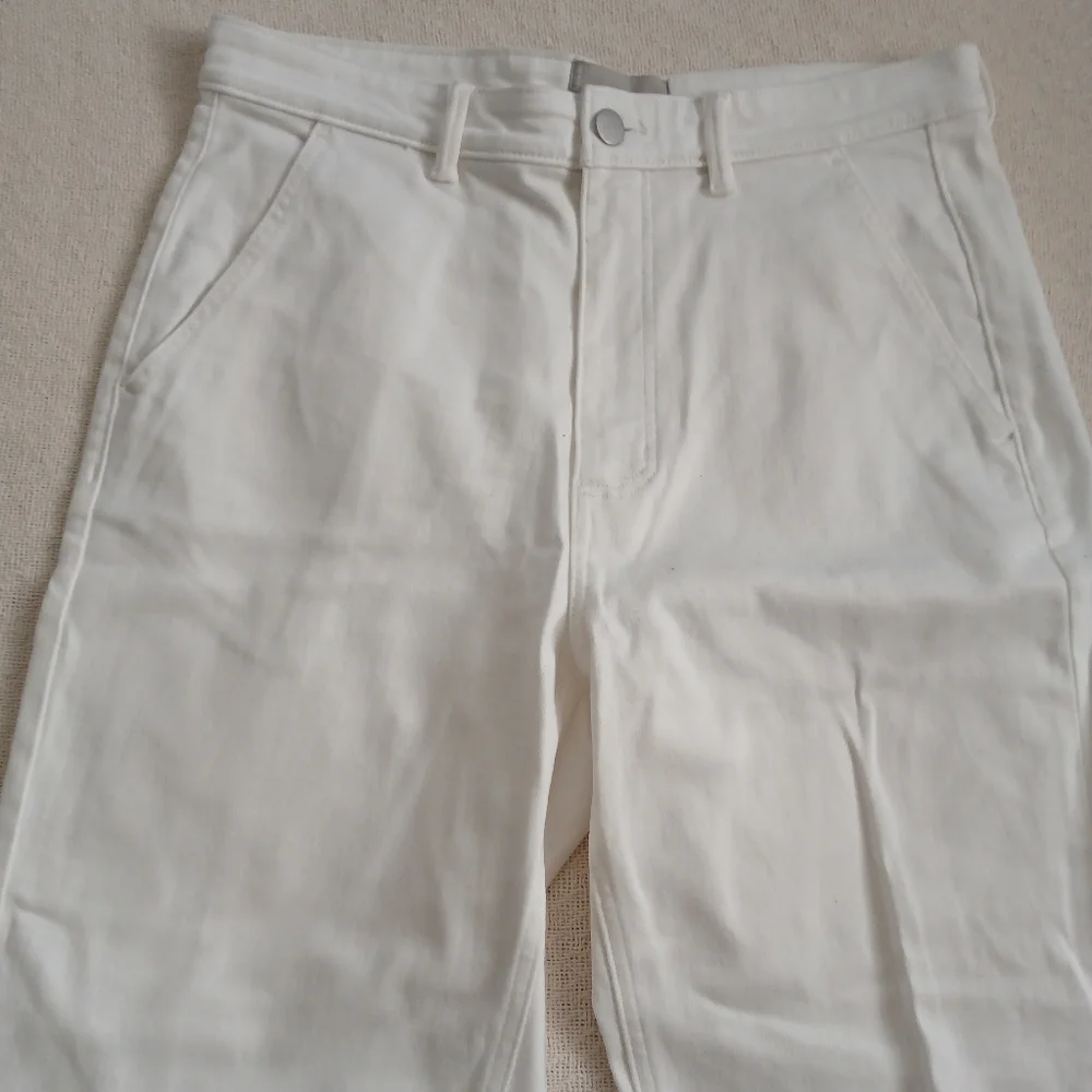 everlane ♡ straight leg crop white jeans 12 resort minimal quiet luxury coastal